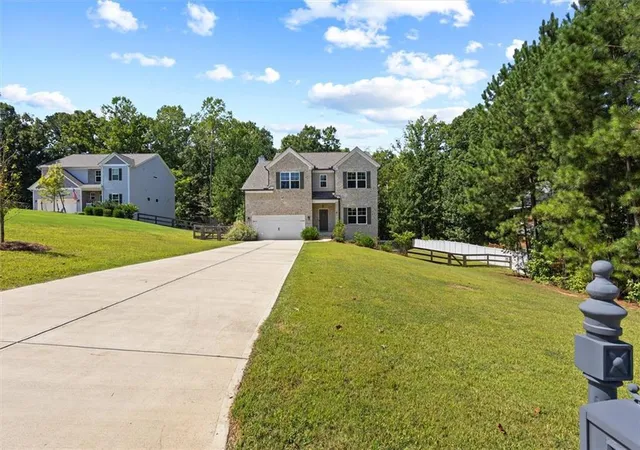 Photo 4 of Single family home for sale at 285 Shoals Trl, Dallas, GA 30132 | MLS# 7844530 | Listing updated on 2026-09-29