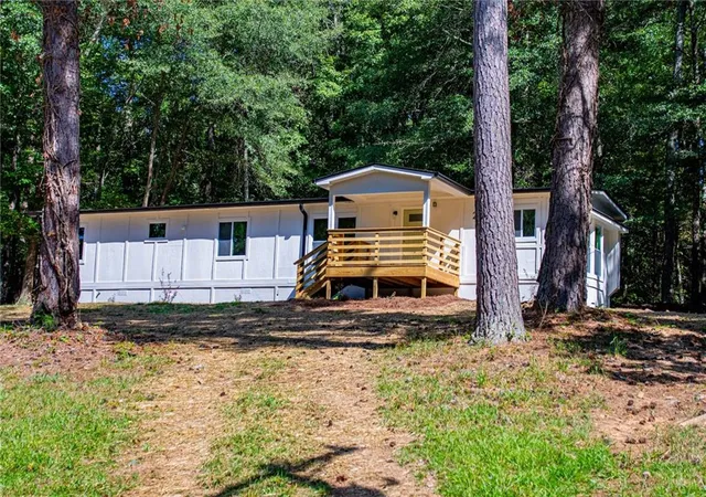 Photo 2 of Sale Pending at 227 Garden Lake Dr, Carrollton, GA 30116 | MLS# 7831098 | Listing updated on 2026-09-09