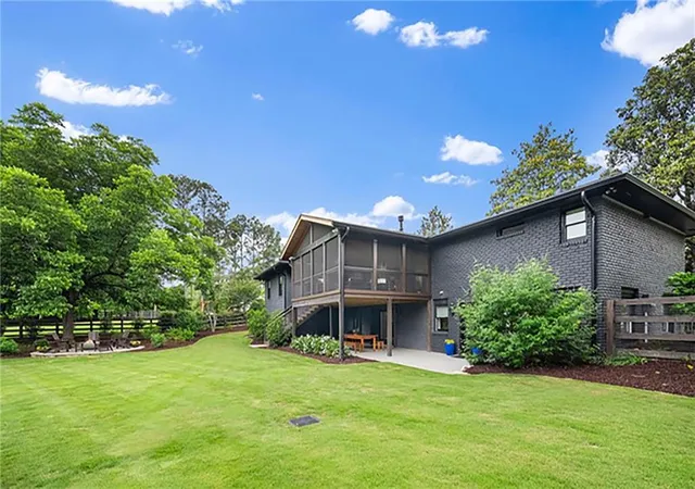 Photo 3 of Single family home for sale at 150 Mayfield Rd, Alpharetta, GA 30009 | MLS# 7831707 | Listing updated on 2026-09-24
