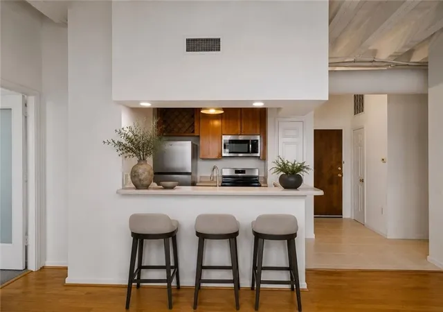 Photo 3 of Condo for sale at 32 Peachtree St NW #1306, Atlanta, GA 30303 | MLS# 7814849 | Listing updated on 2026-09-14