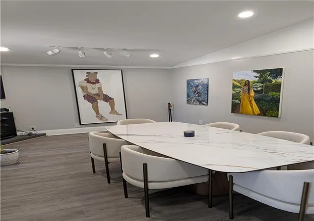 Photo 3 of Single family home for sale at 1033 Oak St SW, Atlanta, GA 30310 | MLS# 7853316 | Listing updated on 2026-10-15