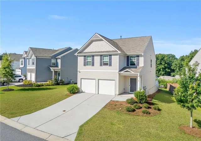 Photo 2 of Sale Pending at 44 Pointe Pl, Dawsonville, GA 30534 | MLS# 7831902 | Listing updated on 2026-10-07