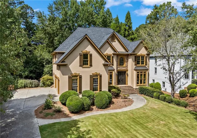 Photo 1 of Single family home for sale at 5545 Stoneleigh Dr, Suwanee, GA 30024 | MLS# 7835359 | Listing updated on 2026-09-23