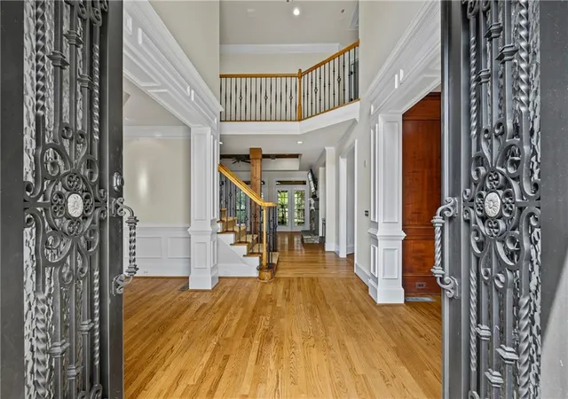 Photo 3 of Single family home for sale at 5545 Stoneleigh Dr, Suwanee, GA 30024 | MLS# 7835359 | Listing updated on 2026-09-23