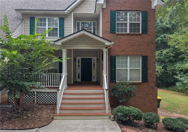 Photo 2 of Single family home for sale at 160 Perry Crk Dr, Fayetteville, GA 30215 | MLS# 7844397 | Listing updated on 2026-09-26
