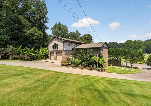 Photo 2 of Single family home for sale at 43 Bailey Dr Sw, Lilburn, GA 30047 | MLS# 7841771 | Listing updated on 2026-09-23