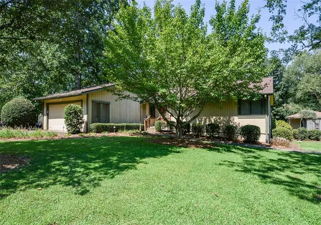 Photo 2 of Single family home for sale at 6906 Springwood Dr, Douglasville, GA 30135 | MLS# 7830804 | Listing updated on 2026-09-05