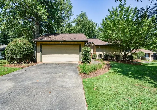 Photo 2 of Single family home for sale at 6906 Springwood Dr, Douglasville, GA 30135 | MLS# 7830804 | Listing updated on 2026-09-05