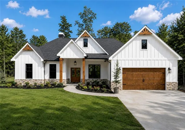 Photo 2 of Sale Pending at 230 Banks Path, Dallas, GA 30157 | MLS# 7829744 | Listing updated on 2026-09-17