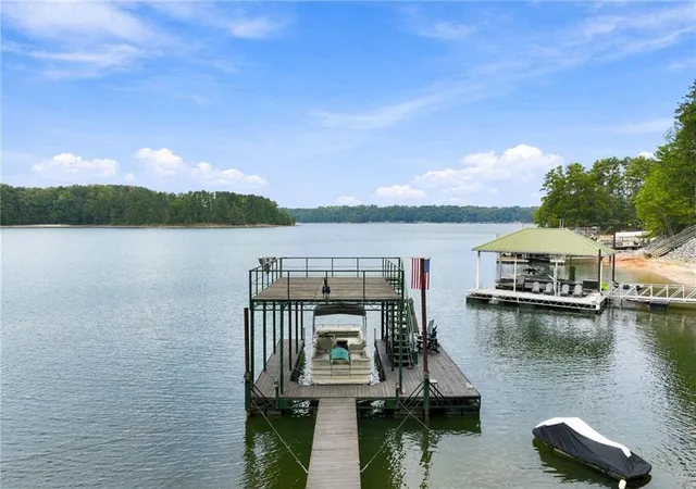 Photo 2 of Single family home for sale at 5628 Nags Head Cir, Gainesville, GA 30504 | MLS# 7840218 | Listing updated on 2026-09-22