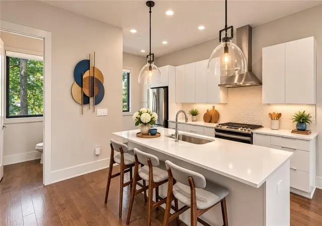 Photo 4 of Townhouse for sale at 133 City View Ct NE, Atlanta, GA 30308 | MLS# 7858233 | Listing updated on 2026-10-26