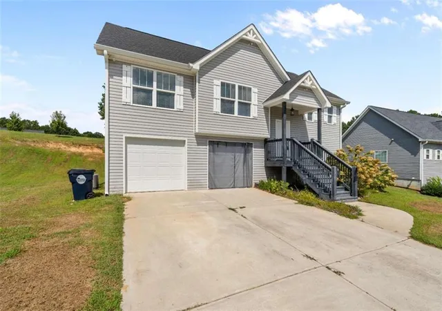 Photo 1 of Single family home for sale at 154 Grizzly Trl, Carrollton, GA 30117 | MLS# 7835048 | Listing updated on 2026-09-11