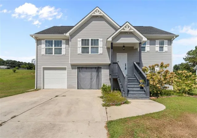 Photo 2 of Single family home for sale at 154 Grizzly Trl, Carrollton, GA 30117 | MLS# 7835048 | Listing updated on 2026-09-11