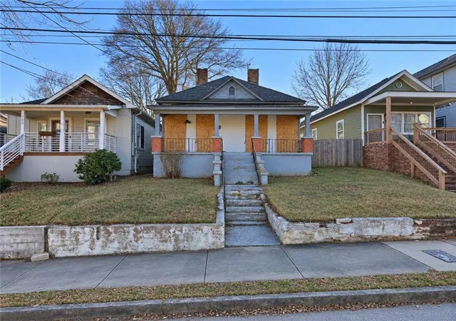 Photo 2 of Sale Pending at 486 Rockwell St SW, Atlanta, GA 30310 | MLS# 7854324 | Listing updated on 2026-10-29