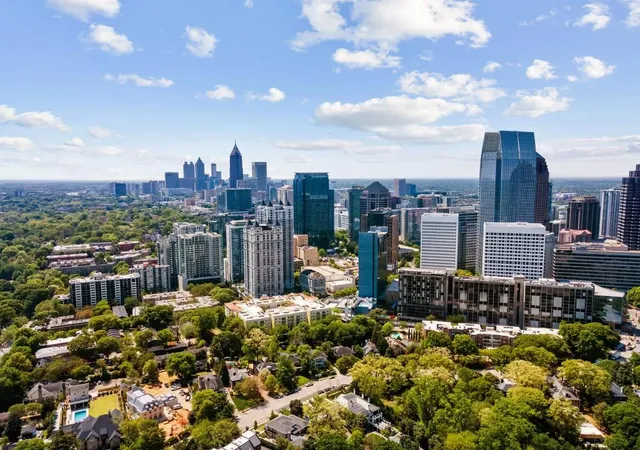 Listing Photo 2 - Condo for sale in building located at 145 15Th St Ne, Atlanta, GA 30309 - Unit #824