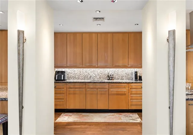 Photo 4 of Condo for sale at 145 15th Street NE #824, Atlanta, GA 30309 | MLS# 7832944 | Listing updated on 2026-10-25