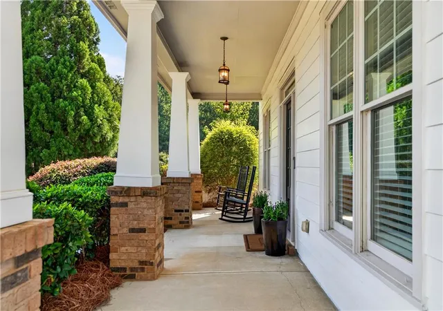 Photo 2 of Single family home for sale at 2589 Lakefield Cir, Marietta, GA 30064 | MLS# 7832673 | Listing updated on 2026-09-12