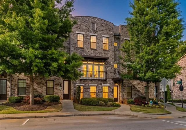 Photo 2 of Townhouse for sale at 308 Coalter Way, Decatur, GA 30030 | MLS# 7833019 | Listing updated on 2026-09-10