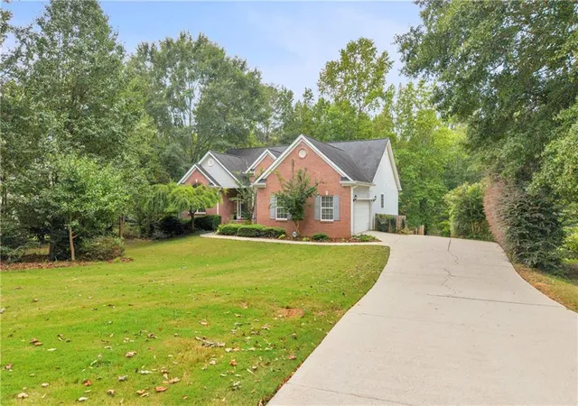 Photo 3 of Single family home for sale at 1256 Overland Park Dr, Braselton, GA 30517 | MLS# 7830036 | Listing updated on 2026-09-22