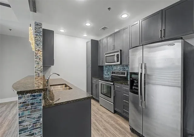 Photo 2 of Condo for sale at 855 Peachtree St Ne #2906, Atlanta, GA 30308 | MLS# 7827640 | Listing updated on 2026-09-14