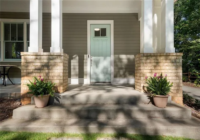 Photo 4 of Sale Pending at 370 Reed St, Scottdale, GA 30079 | MLS# 7820753 | Listing updated on 2026-09-10