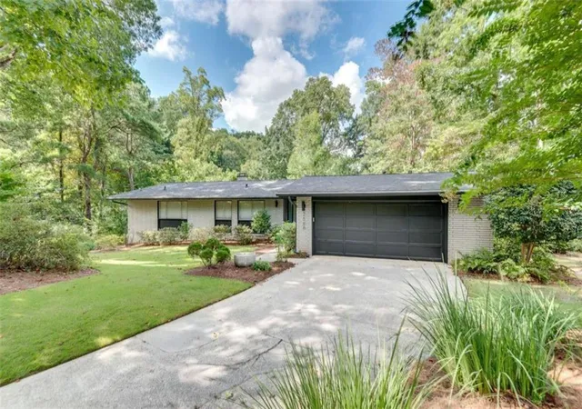 Photo 2 of Single family home for sale at 2588 Flair Knoll Dr, Atlanta, GA 30345 | MLS# 7832628 | Listing updated on 2026-09-11