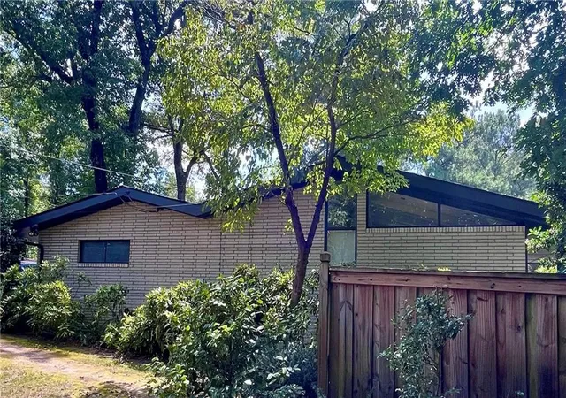 Photo 3 of Single family home for sale at 2588 Flair Knoll Dr, Atlanta, GA 30345 | MLS# 7832628 | Listing updated on 2026-09-11
