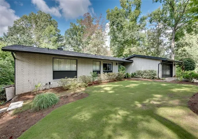 Photo 4 of Single family home for sale at 2588 Flair Knoll Dr, Atlanta, GA 30345 | MLS# 7832628 | Listing updated on 2026-09-11