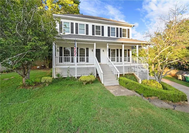 Photo 2 of Single family home for sale at 320 Fountainmist Trl, Lawrenceville, GA 30043 | MLS# 7833963 | Listing updated on 2026-09-08