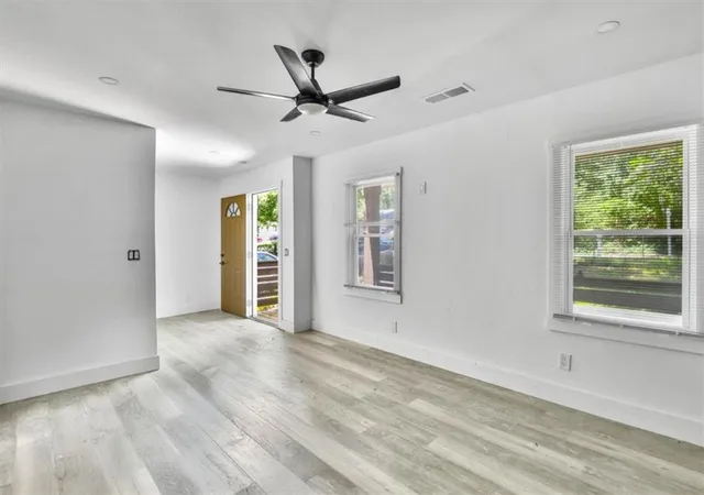 Photo 3 of Single family home for sale at 2256 Carey Dr, Atlanta, GA 30315 | MLS# 7841791 | Listing updated on 2026-09-23