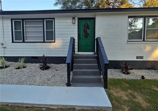 Photo 3 of Single family home for sale at 760 Seminole Pl, Marietta, GA 30062 | MLS# 7803762 | Listing updated on 2026-09-20