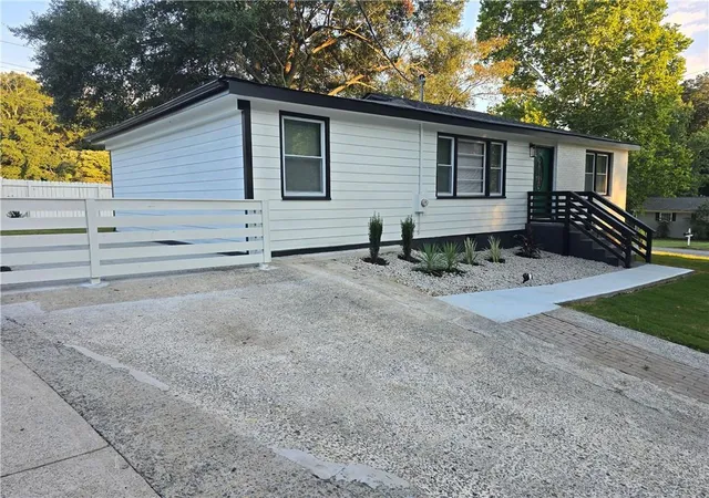 Photo 3 of Single family home for sale at 760 Seminole Pl, Marietta, GA 30062 | MLS# 7803762 | Listing updated on 2026-09-20