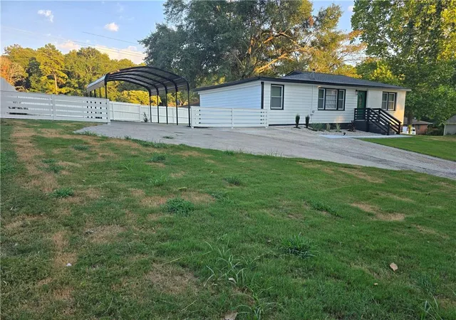 Photo 4 of Single family home for sale at 760 Seminole Pl, Marietta, GA 30062 | MLS# 7803762 | Listing updated on 2026-09-20