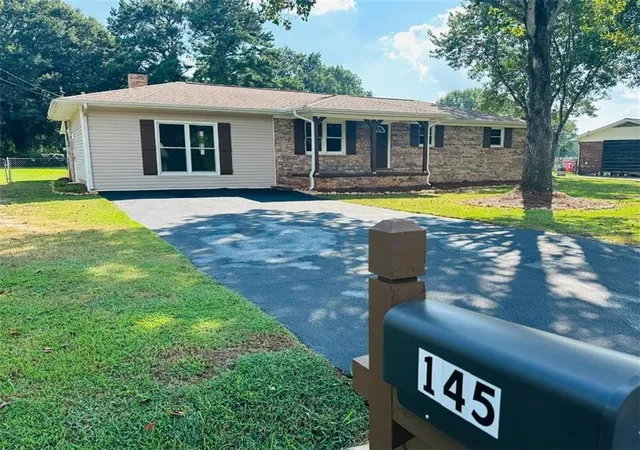 Photo 2 of Single family home for sale at 145 Cardinal Dr Ne, Calhoun, GA 30701 | MLS# 7833911 | Listing updated on 2026-09-11