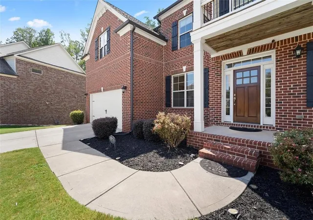 Photo 2 of Single family home for sale at 3020 Waldorf Ln, Cumming, GA 30041 | MLS# 7835794 | Listing updated on 2026-09-12