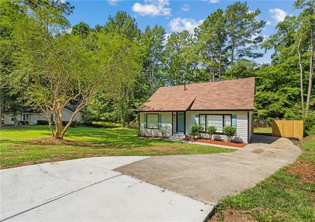 Photo 3 of Single family home for sale at 218 Kipling Way, Riverdale, GA 30274 | MLS# 7823015 | Listing updated on 2026-09-23