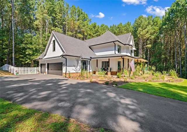 Photo 4 of Single family home for sale at 620 Foxpaw Leaf Ln, Ellijay, GA 30536 | MLS# 7832895 | Listing updated on 2026-09-12