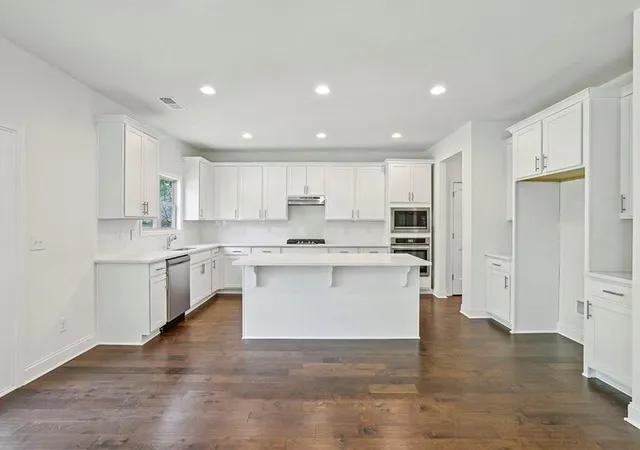 Photo 2 of Single family home for sale at 5947 Crk Indian Dr, Sugar Hill, GA 30518 | MLS# 7840308 | Listing updated on 2026-09-19