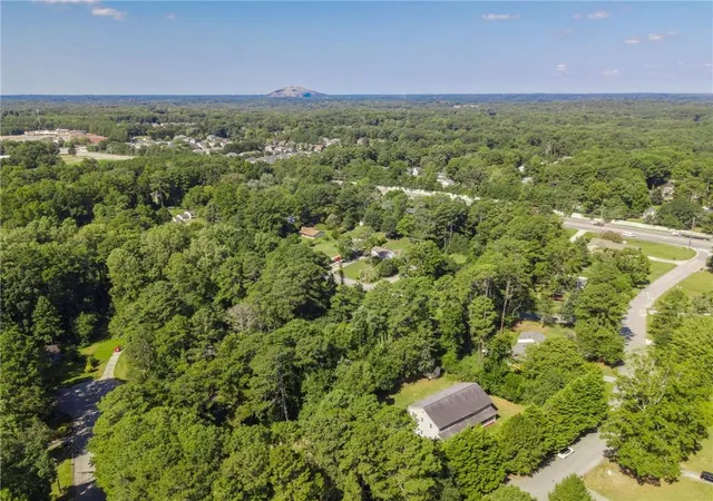 Photo 4 of Single family home for sale at 3205 Newcastle Way, Snellville, GA 30039 | MLS# 7835083 | Listing updated on 2026-09-20