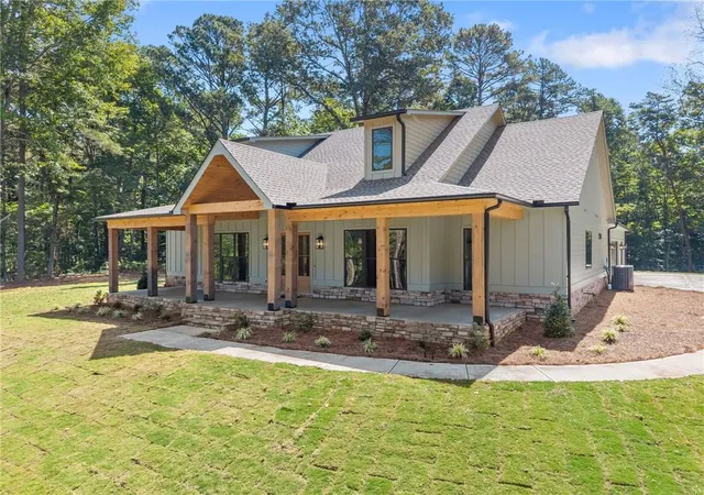 Photo 2 of Single family home for sale at 75 Lowe Ln, Talking Rock, GA 30175 | MLS# 7832629 | Listing updated on 2026-09-09