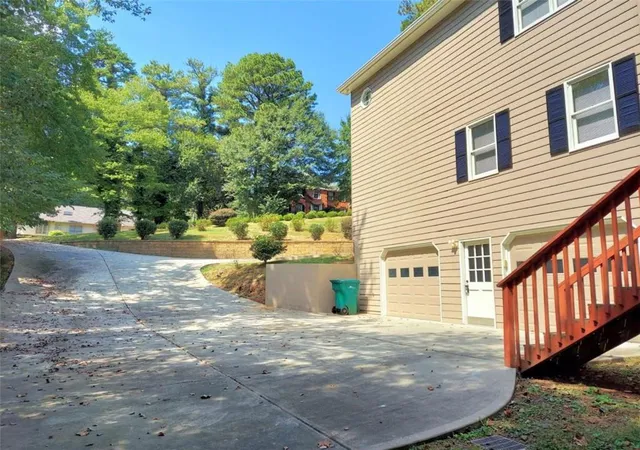 Photo 3 of Single family home for sale at 3188 Country Clb Ct, Kennesaw, GA 30144 | MLS# 7840293 | Listing updated on 2026-09-19