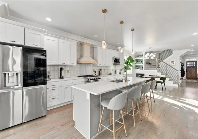 Photo 2 of Single family home for sale at 739 Bonnie Brae Ave SW, Atlanta, GA 30310 | MLS# 7853621 | Listing updated on 2026-10-24
