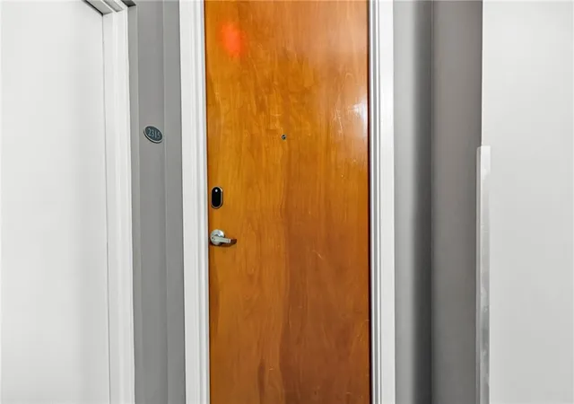 Listing Photo 1 - Condo for sale in building located at 560 Dutch Vly Rd Ne, Atlanta, GA 30324 - Unit #2315