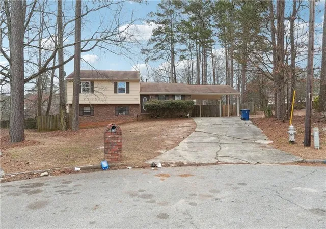 Photo 3 of Sale Pending at 7344 Camelot Ct, Riverdale, GA 30296 | MLS# 7850179 | Listing updated on 2026-10-28