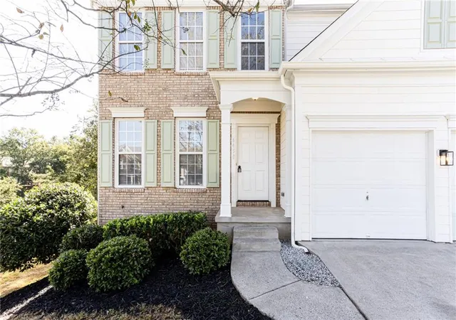 Photo 3 of Single family home for sale at 6450 Jonabell Ln, Cumming, GA 30040 | MLS# 7860050 | Listing updated on 2026-10-27