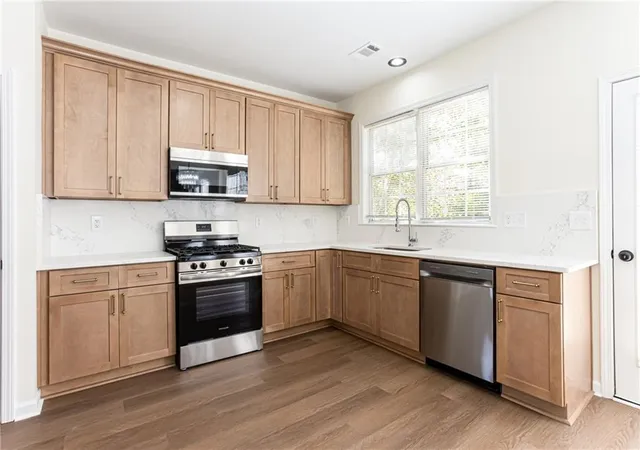 Photo 3 of Single family home for sale at 6450 Jonabell Ln, Cumming, GA 30040 | MLS# 7860050 | Listing updated on 2026-10-28