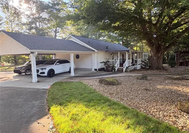 Photo 2 of Single family home for sale at 61 Beaver Rd, Griffin, GA 30223 | MLS# 7857541 | Listing updated on 2026-10-22