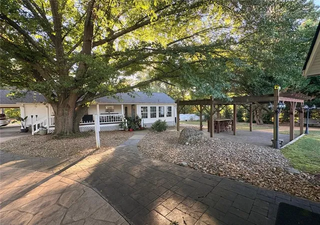 Photo 3 of Single family home for sale at 61 Beaver Rd, Griffin, GA 30223 | MLS# 7857541 | Listing updated on 2026-10-22