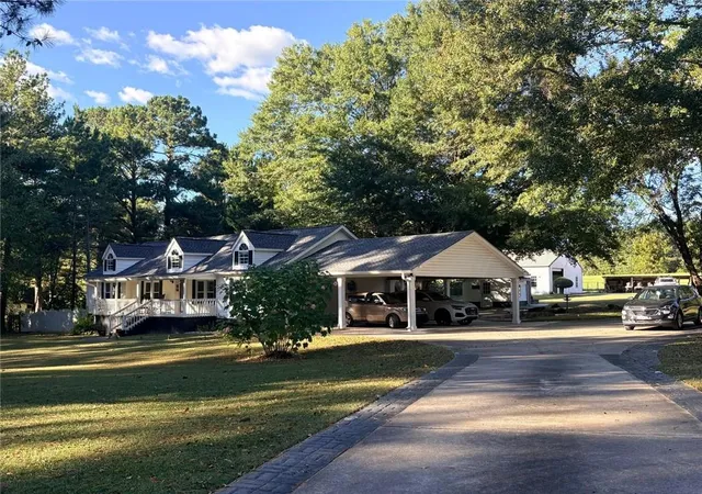 Photo 4 of Single family home for sale at 61 Beaver Rd, Griffin, GA 30223 | MLS# 7857541 | Listing updated on 2026-10-22
