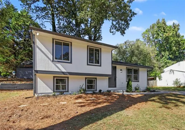 Photo 2 of Single family home for sale at 2615 Old S Dr, Jonesboro, GA 30236 | MLS# 7858908 | Listing updated on 2026-10-25